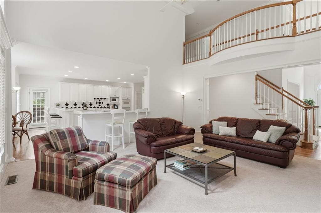 6 bedroom, 5 bathroom, 6,027 sq ft single family residence under contract at 12125 Helleri Hollow, Johns Creek, GA 30005 — photo 10