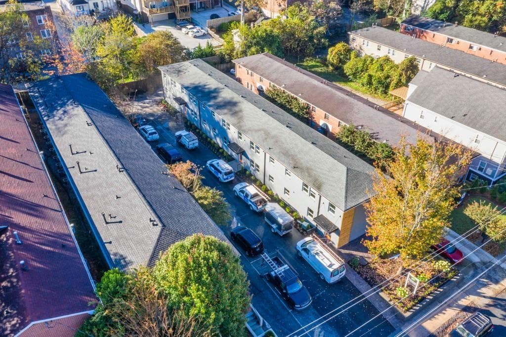 2 bedroom, 1 bathroom, 850 sq ft apartment for rent at 1015 Greenwood Avenue 6, Atlanta, GA 30306 for $2,175 a month — photo 2
