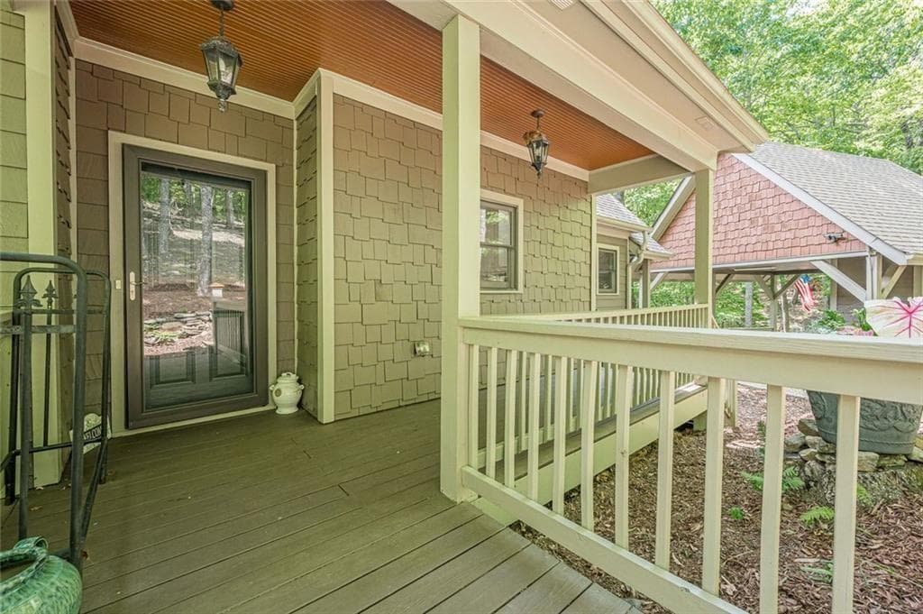 3 bedroom, 3 bathroom, 2,076 sq ft single family residence under contract at 61 Deer Run Ridge, Jasper, GA 30143 — photo 4