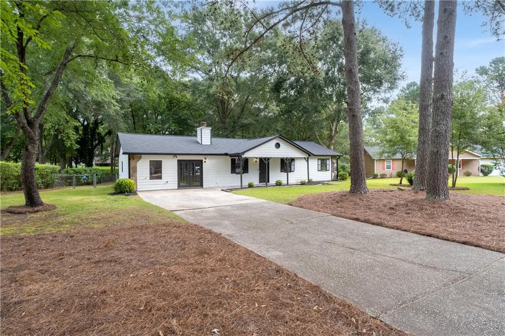 4 bedroom, 2 bathroom, 1,535 sq ft single family residence under contract at 1526 Haynes Court, Grayson, GA 30017 — photo 3