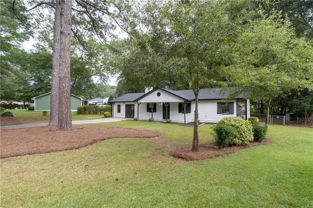 4 bedroom, 2 bathroom, 1,535 sq ft single family residence under contract at 1526 Haynes Court, Grayson, GA 30017 — photo 6
