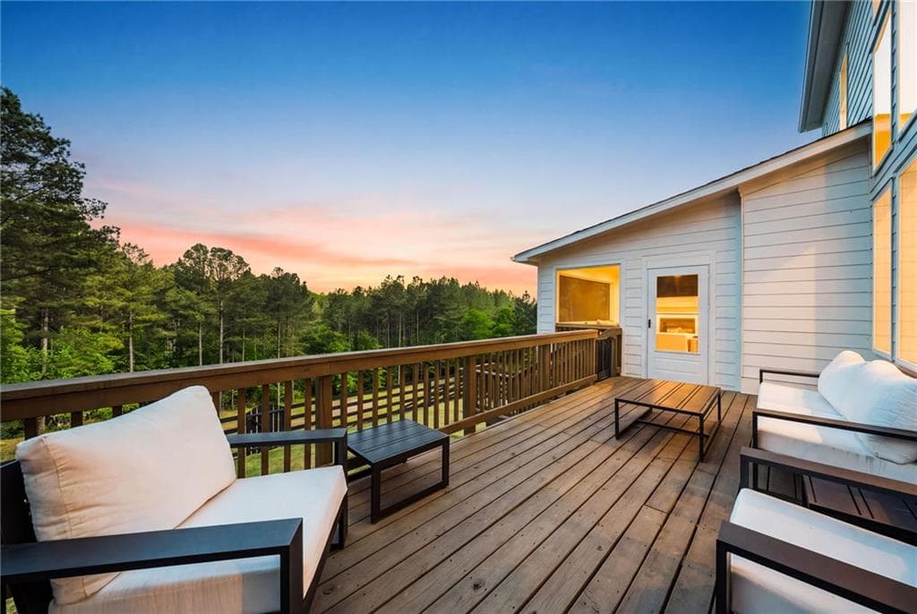 5 bedroom, 4 bathroom, 3,613 sq ft single family residence for sale at 1071 Ridgeview Road, Woodstock, GA 30188 — photo 2