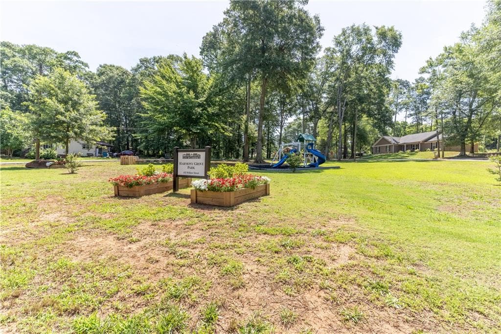 4 bedroom, 3 bathroom, 1,844 sq ft single family residence for sale at 111 Willow, Commerce, GA 30529 — photo 5