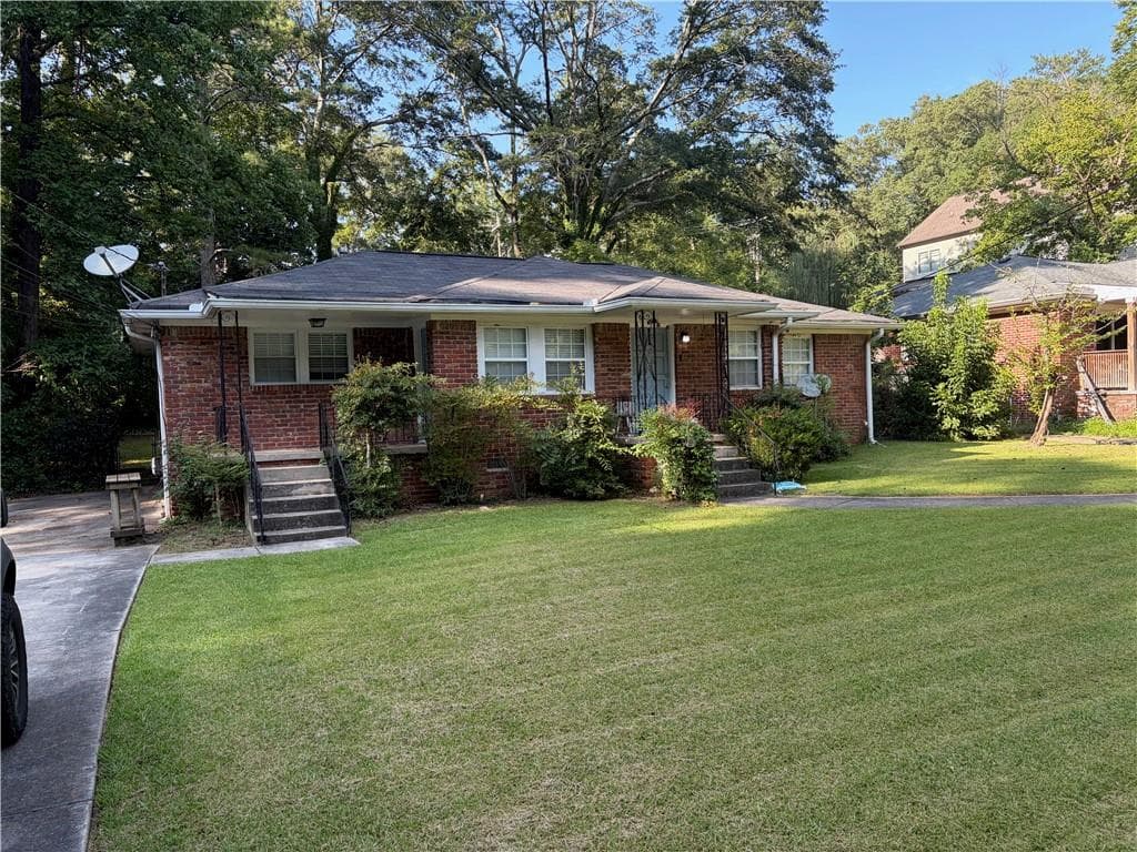 2 bedroom, 1 bathroom, 800 sq ft duplex for rent at 213 Buchanan Terrace 2, Decatur, GA 30030 for $1,700 a month — photo 1 of 19
