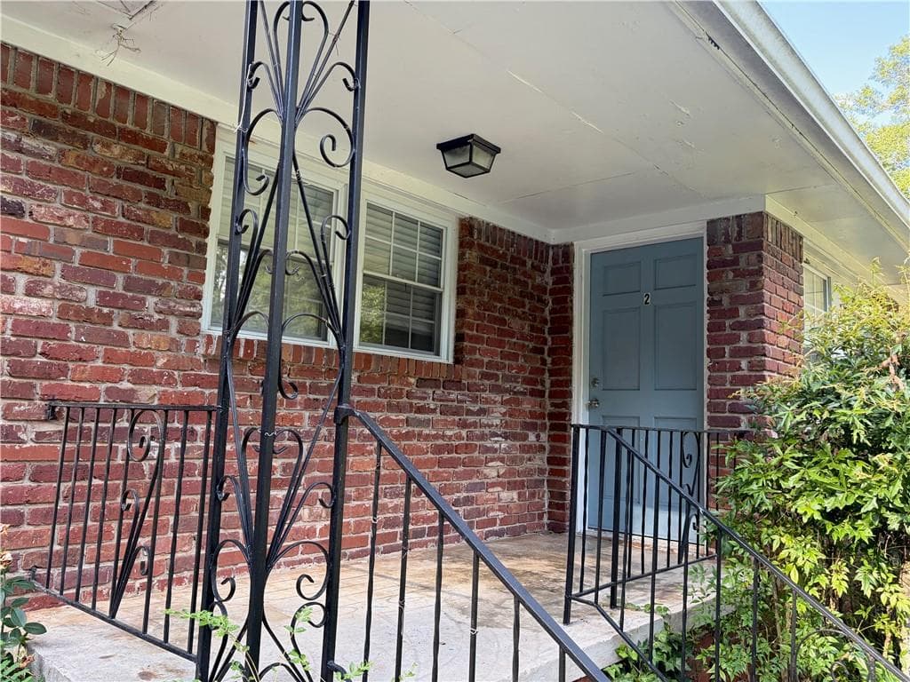 2 bedroom, 1 bathroom, 800 sq ft duplex for rent at 213 Buchanan Terrace 2, Decatur, GA 30030 for $1,700 a month — photo 2