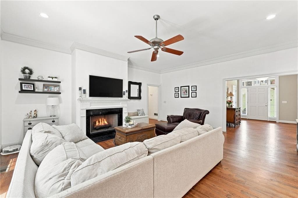 4 bedroom, 4 bathroom, 5,384 sq ft single family residence for sale at 4593 Montclair Circle, Gainesville, GA 30506 — photo 2
