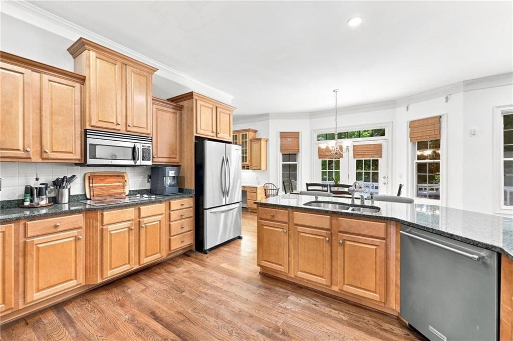 4 bedroom, 4 bathroom, 5,384 sq ft single family residence for sale at 4593 Montclair Circle, Gainesville, GA 30506 — photo 4