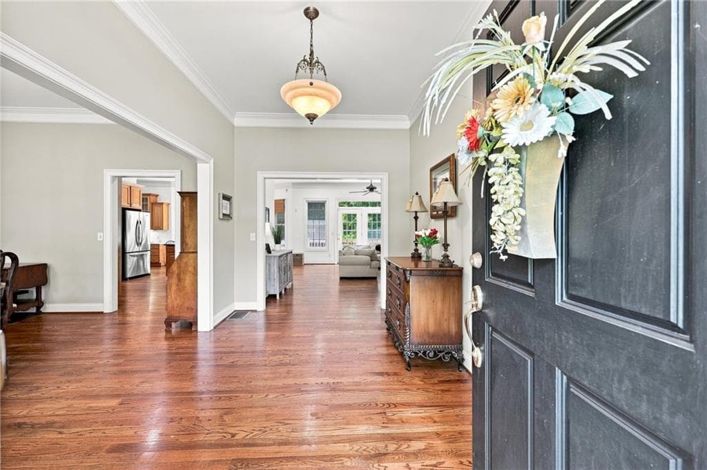 4 bedroom, 4 bathroom, 5,384 sq ft single family residence for sale at 4593 Montclair Circle, Gainesville, GA 30506 — photo 8