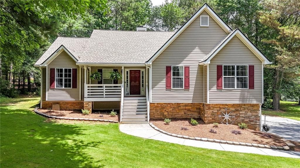 3 bedroom, 2 bathroom, 2,536 sq ft single family residence under contract at 24 Walnut Lane, Cartersville, GA 30121