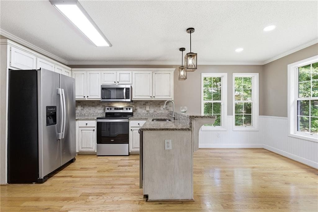3 bedroom, 2 bathroom, 2,536 sq ft single family residence under contract at 24 Walnut Lane, Cartersville, GA 30121 — photo 5