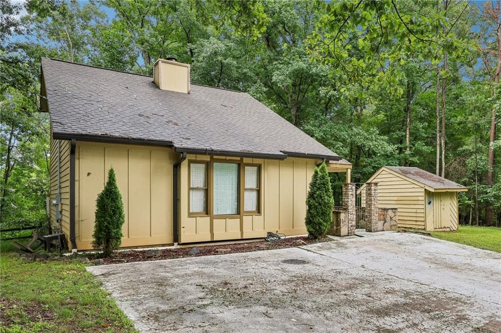 3 bedroom, 2 bathroom, 1,354 sq ft single family residence for sale at 9080 Pine Tree Circle, Gainesville, GA 30506 — photo 5