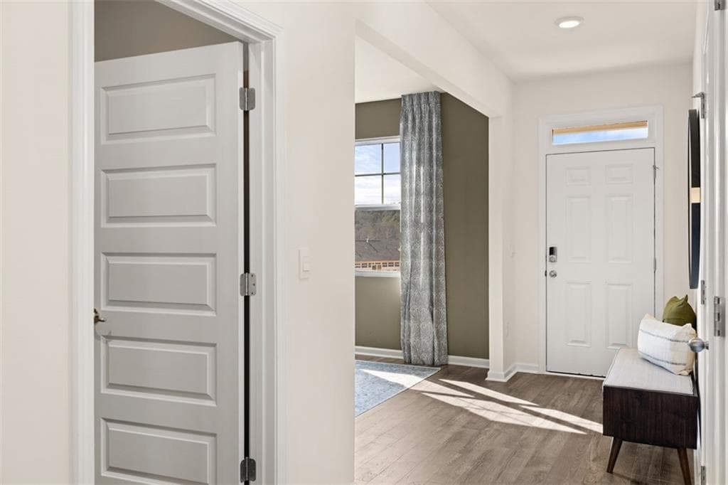 4 bedroom, 3 bathroom, 2,338 sq ft single family residence for sale at 205 Melrose Court, Jefferson, GA 30549 — photo 4