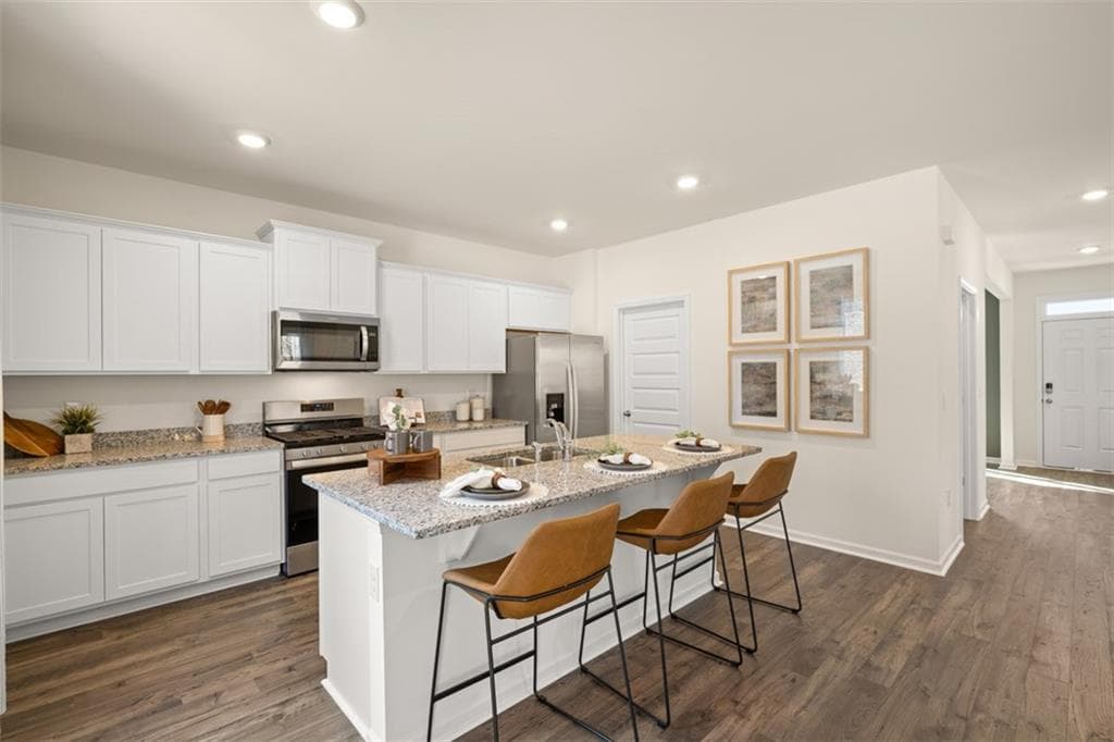 4 bedroom, 3 bathroom, 2,338 sq ft single family residence for sale at 205 Melrose Court, Jefferson, GA 30549 — photo 9