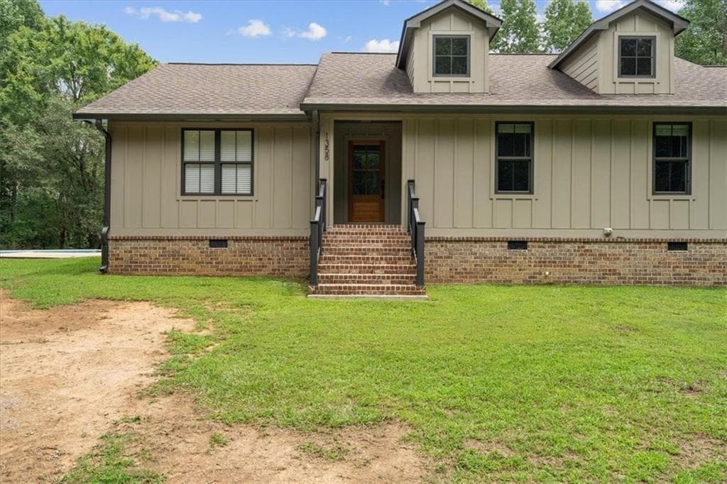 3 bedroom, 2 bathroom, 1,783 sq ft single family residence under contract at 1358 Reeves Station Road, Calhoun, GA 30701 — photo 4