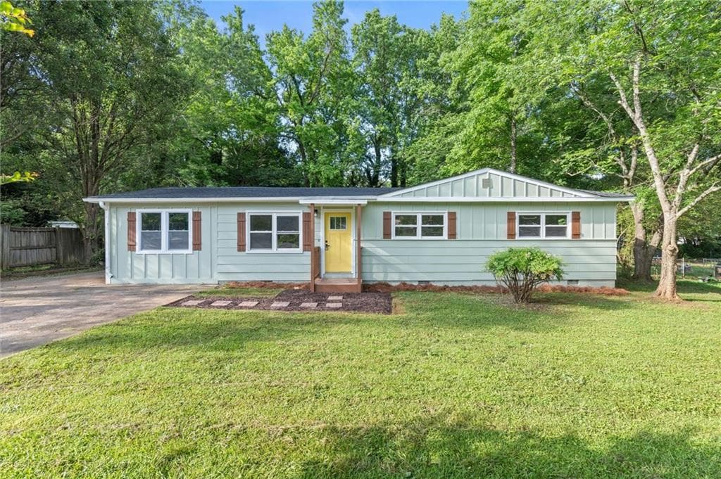4 bedroom, 2 bathroom, 1,383 sq ft single family residence for sale at 780 Gettysburg Trail, Kennesaw, GA 30144
