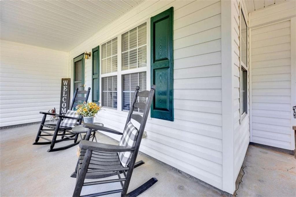 3 bedroom, 2 bathroom, 1,505 sq ft single family residence for sale at 35 Macadamia Court, Covington, GA 30016 — photo 4