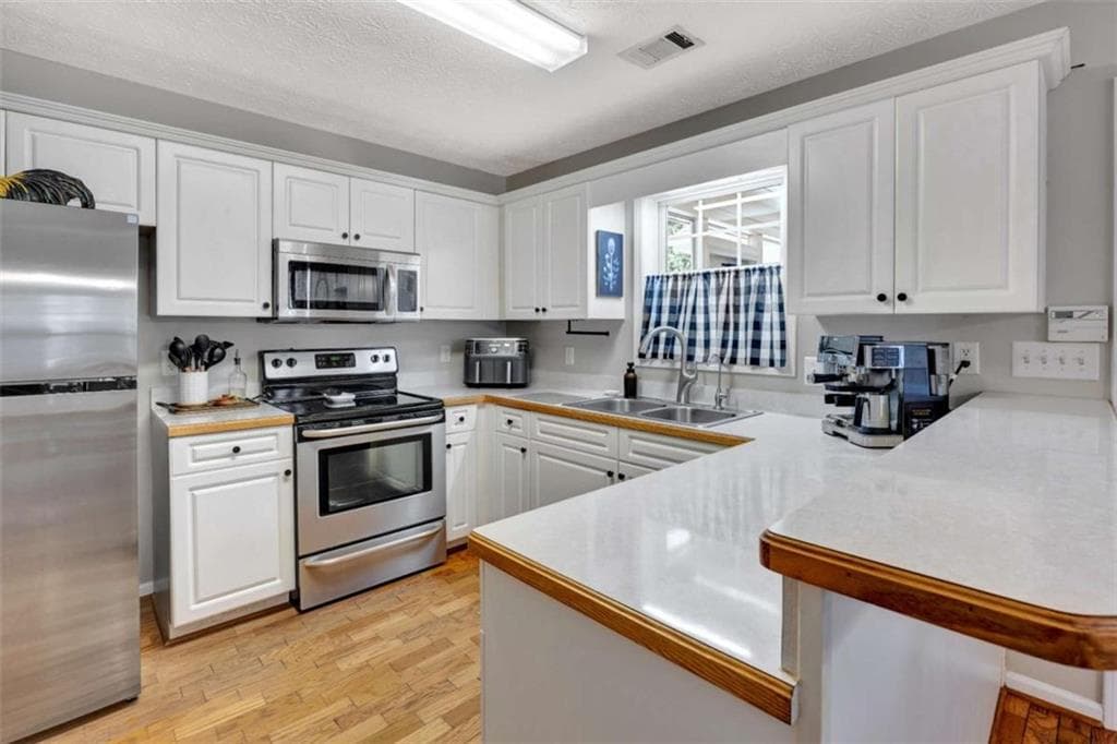 3 bedroom, 2 bathroom, 1,505 sq ft single family residence for sale at 35 Macadamia Court, Covington, GA 30016 — photo 7