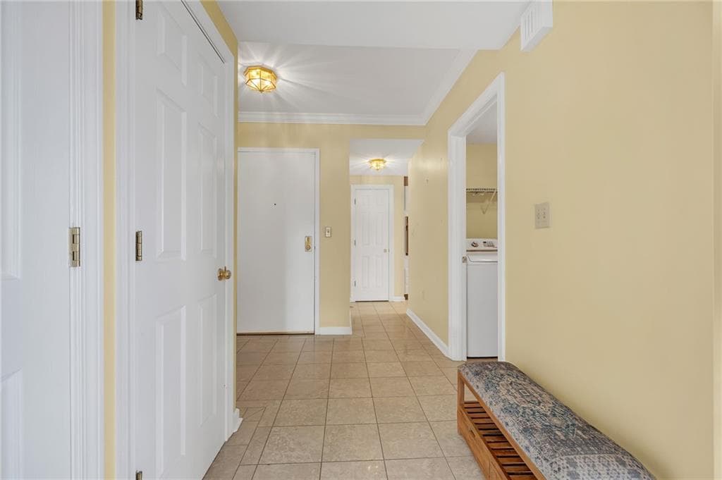 2 bedroom, 2 bathroom, 1,870 sq ft condominium for sale at 3435 Kingsboro Road 1504, Atlanta, GA 30326 — photo 6