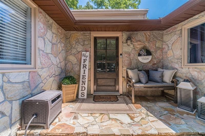 3 bedroom, 2 bathroom, 1,814 sq ft single family residence for sale at 45 Lakepoint Drive, Dawsonville, GA 30534 — photo 4