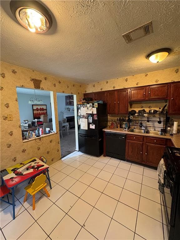 4 bedroom, 3 bathroom, 1,872 sq ft single family residence for sale at 469 Camp Hill Lane, Jonesboro, GA 30238 — photo 4