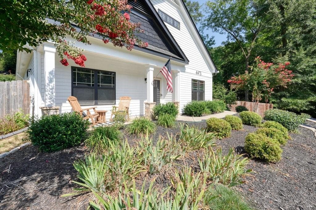 3 bedroom, 3 bathroom, 2,400 sq ft single family residence for sale at 4471 Mclain Circle, Acworth, GA 30101