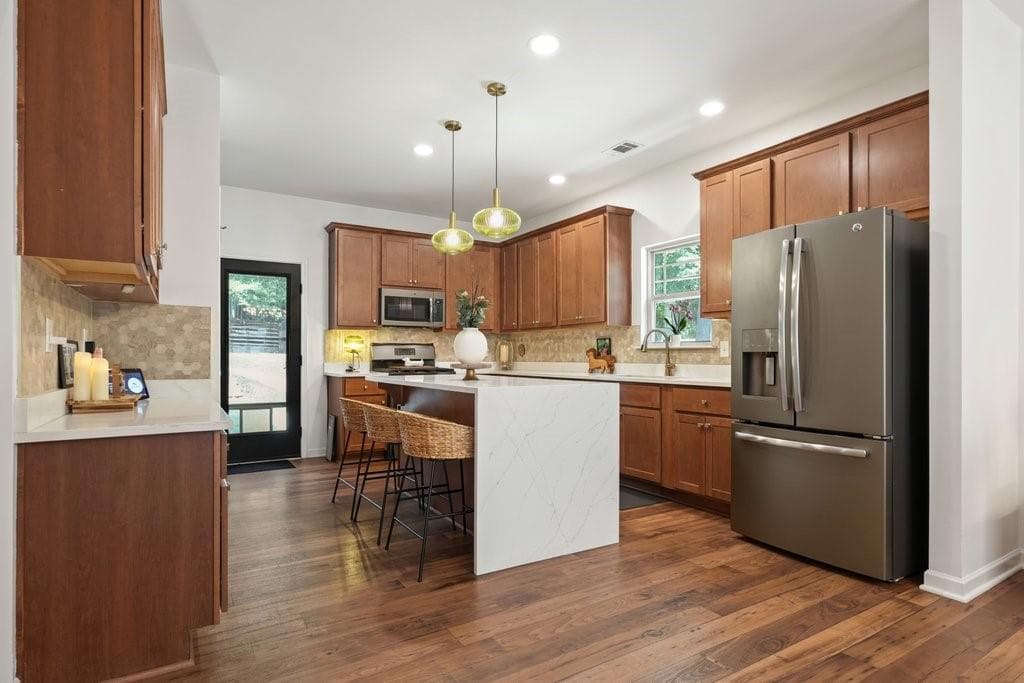 3 bedroom, 3 bathroom, 2,400 sq ft single family residence for sale at 4471 Mclain Circle, Acworth, GA 30101 — photo 10