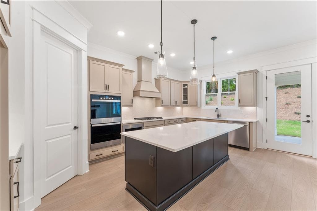 5 bedroom, 6 bathroom, 3,794 sq ft single family residence for sale at 414 Lanesborough Drive, Marietta, GA 30064 — photo 4