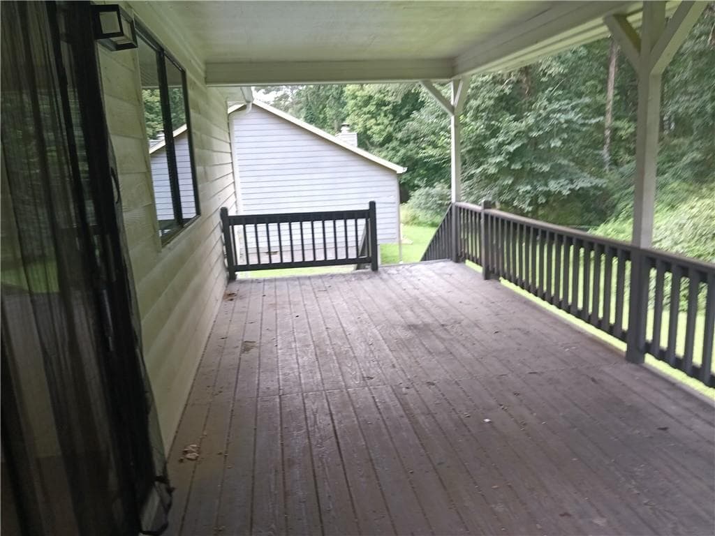 3 bedroom, 2 bathroom, 1,272 sq ft single family residence for sale at 1063 Salisbury Trail, Riverdale, GA 30296 — photo 2