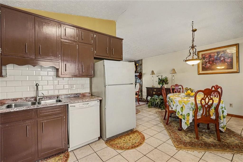 3 bedroom, 3 bathroom, 1,996 sq ft single family residence for sale at 671 Pepperwood Trail, Stone Mountain, GA 30087 — photo 7