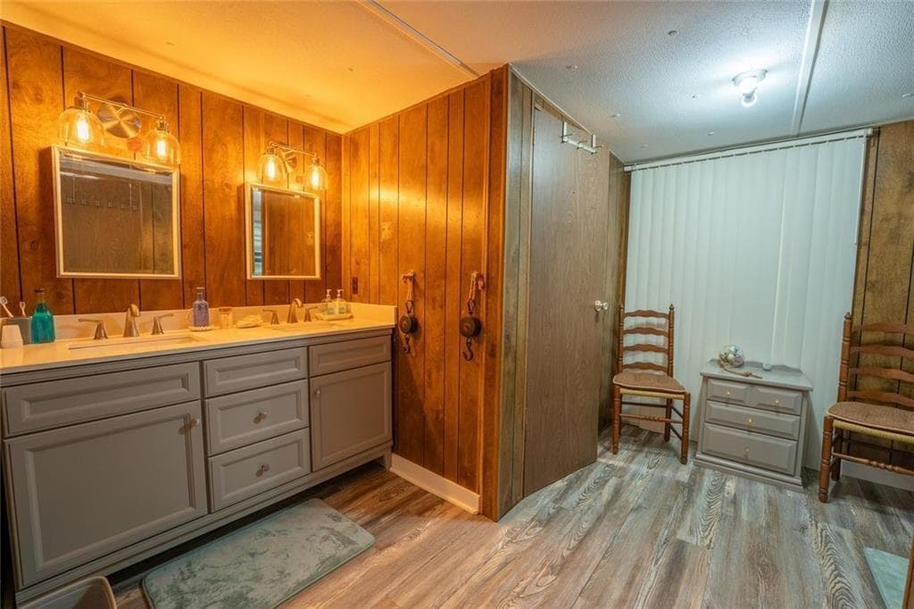 3 bedroom, 2 bathroom, 1,152 sq ft single family residence for sale at 5525 Mount Shores Circle, Gainesville, GA 30506 — photo 4