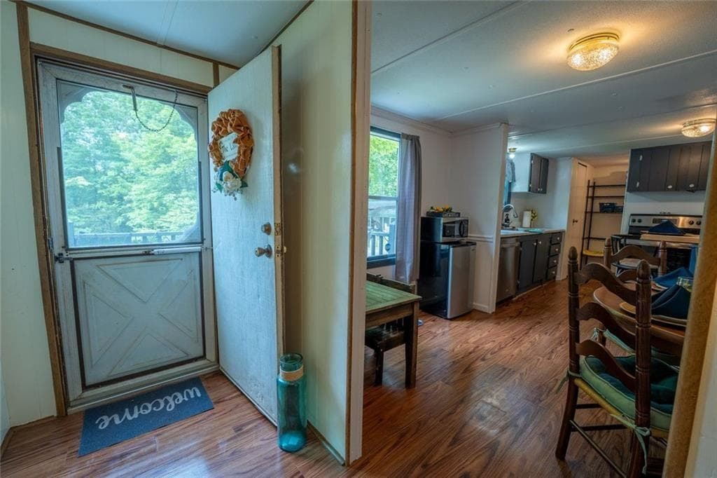 3 bedroom, 2 bathroom, 1,152 sq ft single family residence for sale at 5525 Mount Shores Circle, Gainesville, GA 30506 — photo 9