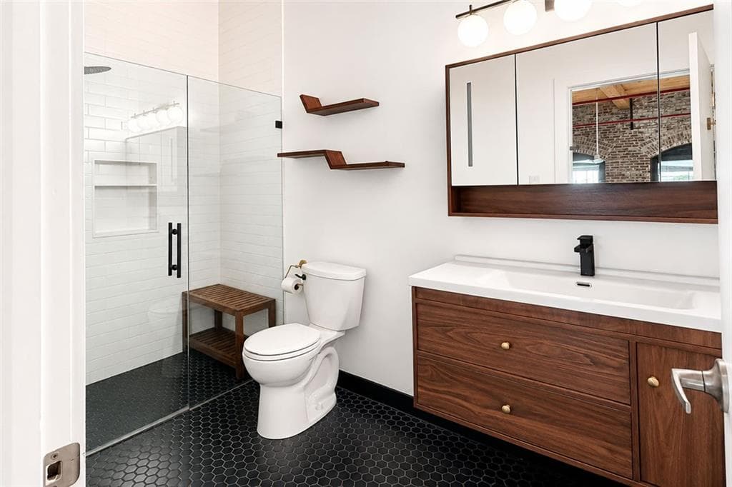 1 bedroom, 1 bathroom, 1,070 sq ft condominium for rent at 170 Boulevard E426, Atlanta, GA 30312 for $2,450 a month — photo 3
