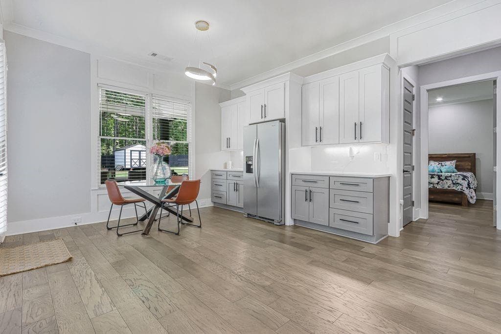 5 bedroom, 5 bathroom, 4,656 sq ft single family residence for sale at 981 Nours Circle, Lawrenceville, GA 30043 — photo 9