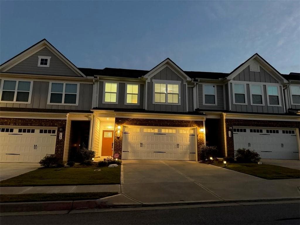 3 bedroom, 3 bathroom, 1,924 sq ft townhouse for sale at 168 Salt Lake Lane, Hoschton, GA 30548 — photo 2