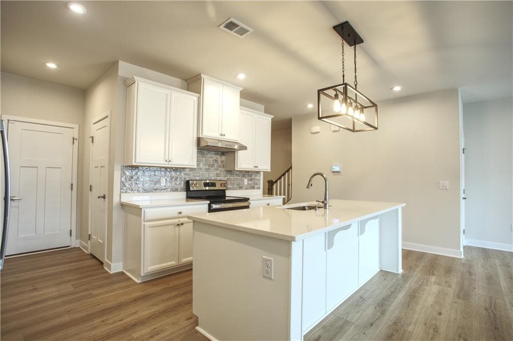 3 bedroom, 3 bathroom, 1,924 sq ft townhouse for sale at 168 Salt Lake Lane, Hoschton, GA 30548 — photo 5