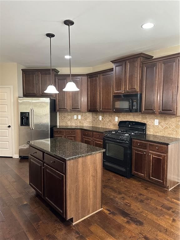 4 bedroom, 3 bathroom, 3,002 sq ft single family residence for rent at 1560 Walking Horse Trail, Cumming, GA 30041 for $2,790 a month — photo 9