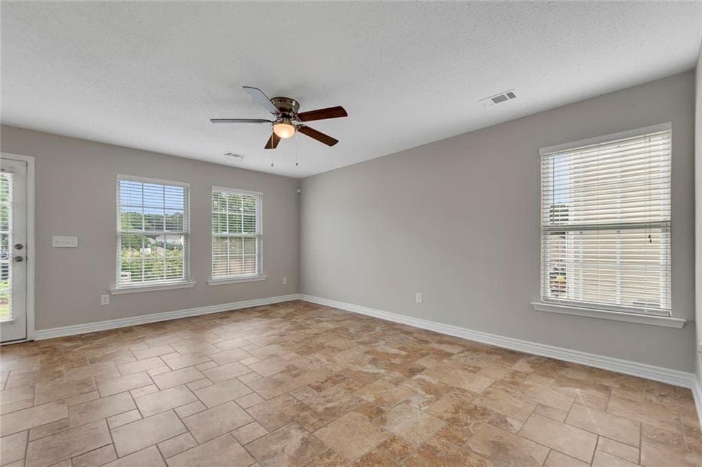 2 bedroom, 3 bathroom, 1,418 sq ft townhouse under contract at 233 Fox Creek Boulevard, Woodstock, GA 30188 — photo 6