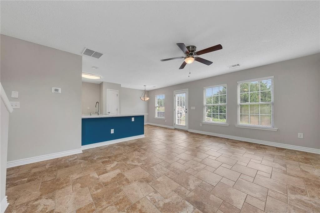 2 bedroom, 3 bathroom, 1,418 sq ft townhouse under contract at 233 Fox Creek Boulevard, Woodstock, GA 30188 — photo 7