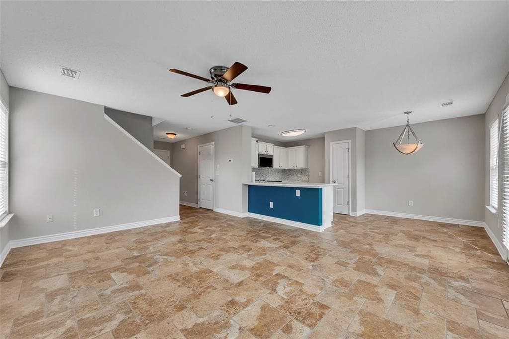 2 bedroom, 3 bathroom, 1,418 sq ft townhouse under contract at 233 Fox Creek Boulevard, Woodstock, GA 30188 — photo 8