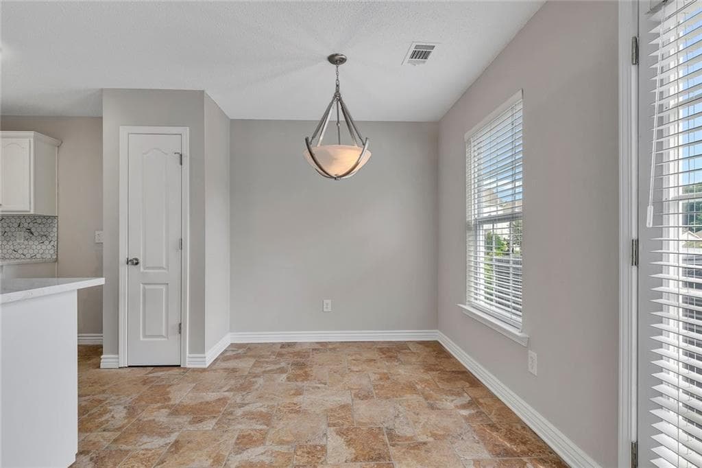 2 bedroom, 3 bathroom, 1,418 sq ft townhouse under contract at 233 Fox Creek Boulevard, Woodstock, GA 30188 — photo 10
