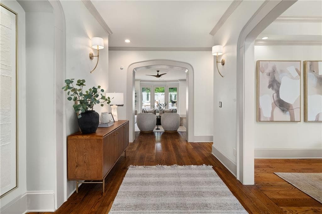 6 bedroom, 6 bathroom, 5,394 sq ft single family residence for sale at 3230 W Andrews Dr, Atlanta, GA 30305 — photo 4
