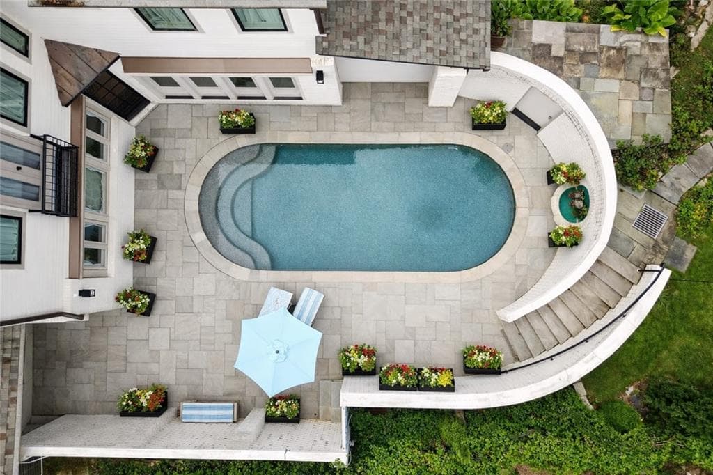 6 bedroom, 6 bathroom, 5,394 sq ft single family residence for sale at 3230 W Andrews Dr, Atlanta, GA 30305 — photo 2
