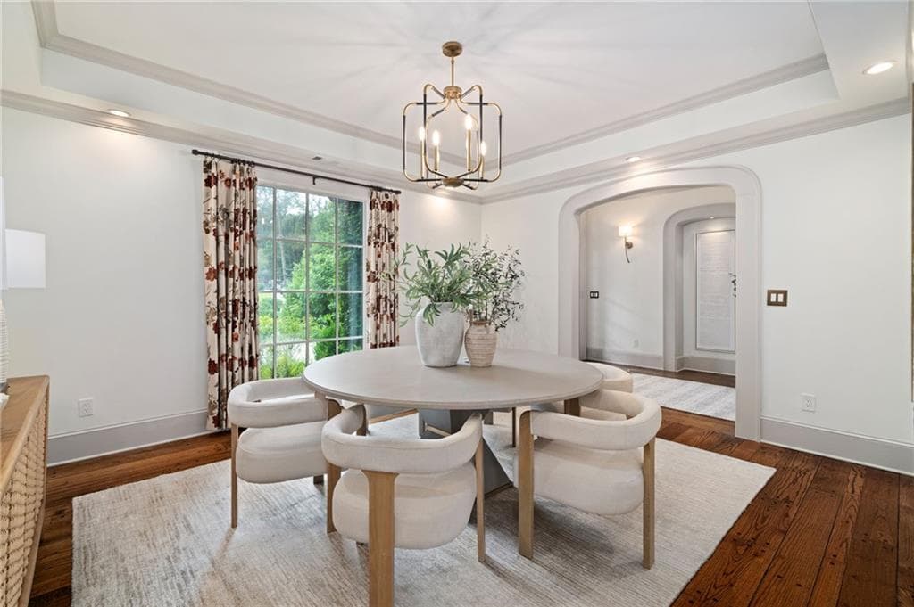 6 bedroom, 6 bathroom, 5,394 sq ft single family residence for sale at 3230 W Andrews Dr, Atlanta, GA 30305 — photo 10