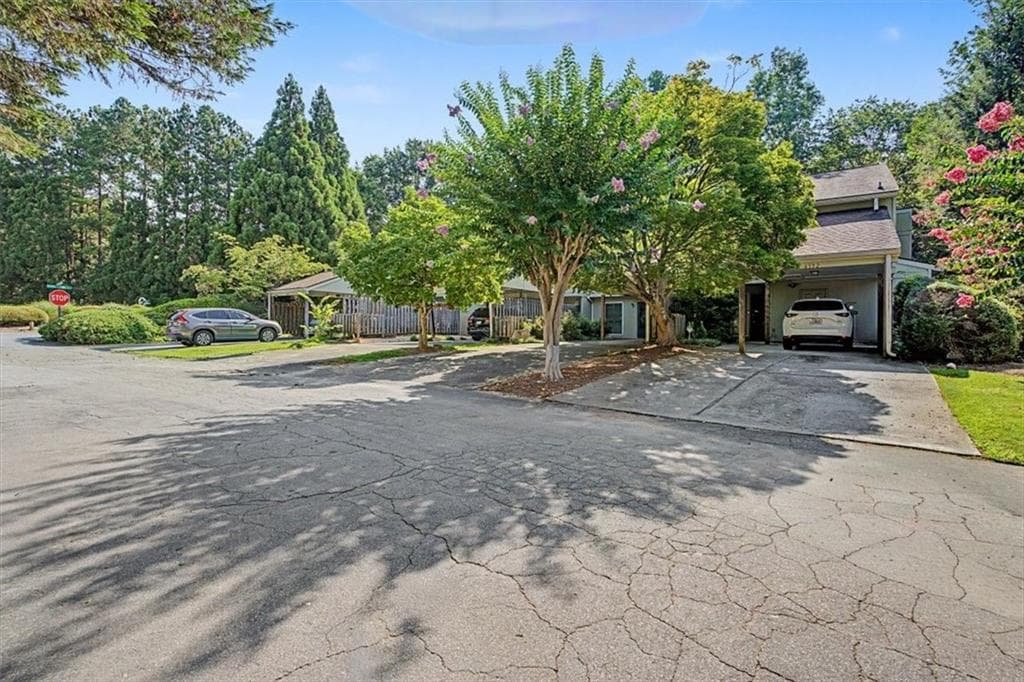 3 bedroom, 3 bathroom, 1,502 sq ft condominium for rent at 6350 Hawthorne Terrace, Peachtree Corners, GA 30092 for $2,200 a month — photo 3