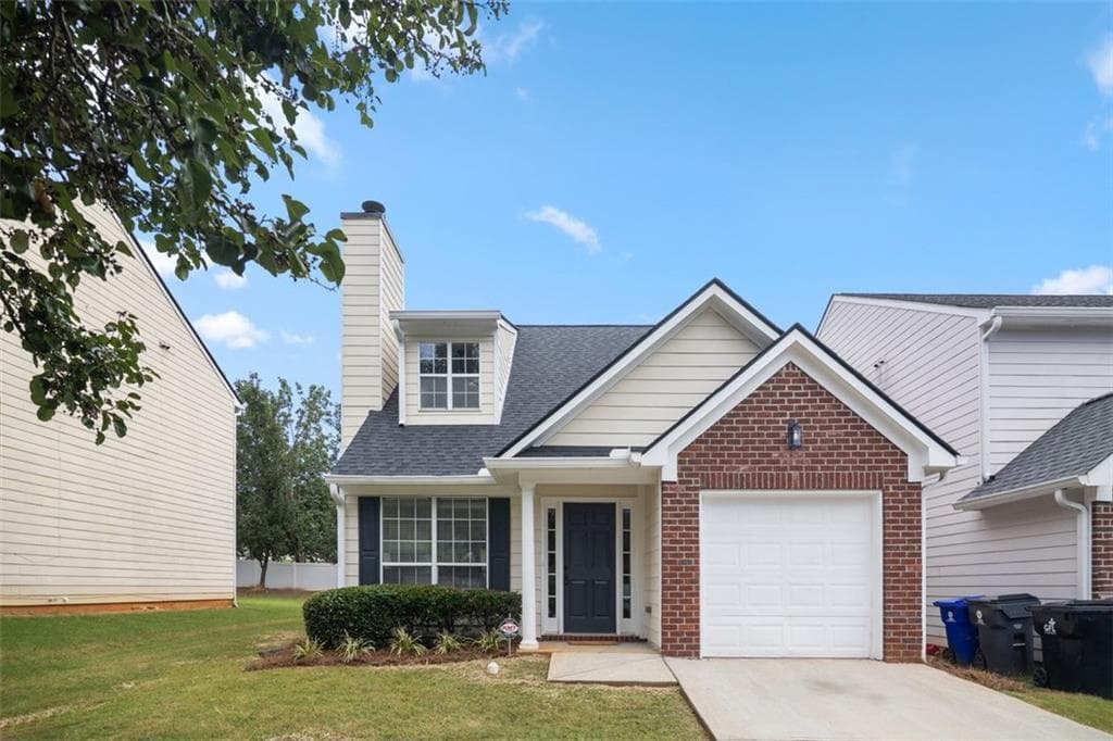 3 bedroom, 3 bathroom, 1,394 sq ft single family residence for sale at 4033 Ravenwood Court, Union City, GA 30291