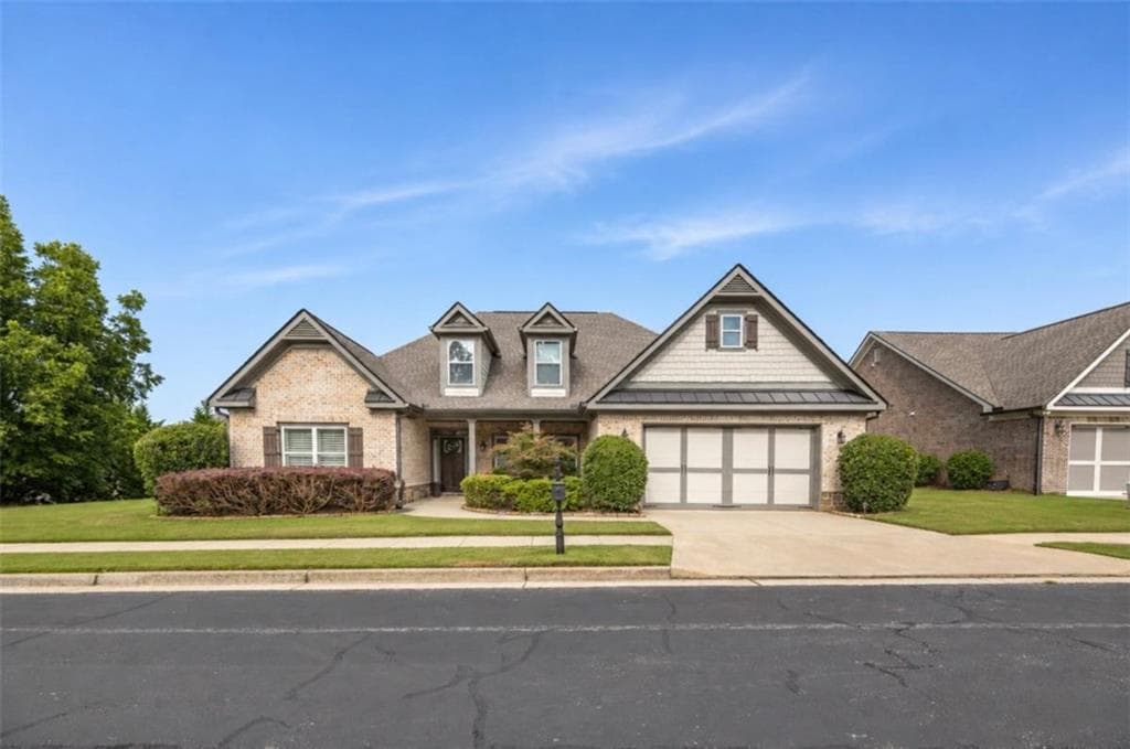 4 bedroom, 4 bathroom, 2,716 sq ft single family residence for sale at 810 Legends Drive, Monroe, GA 30655 — photo 2