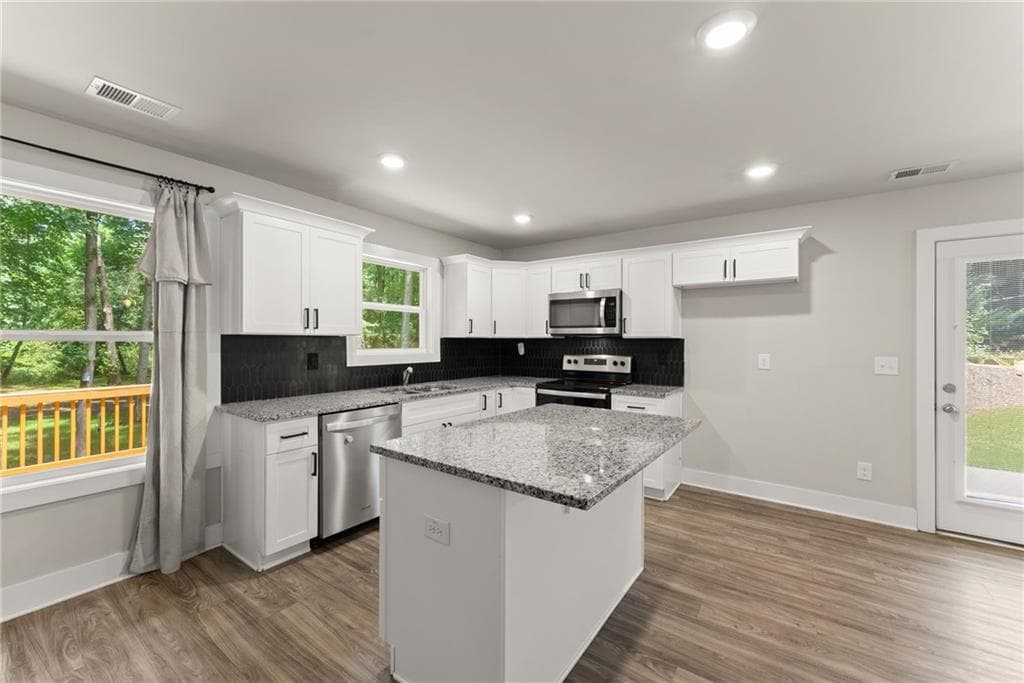 3 bedroom, 3 bathroom, 1,450 sq ft single family residence for sale at 347 Shalloway Drive, Kennesaw, GA 30144 — photo 3