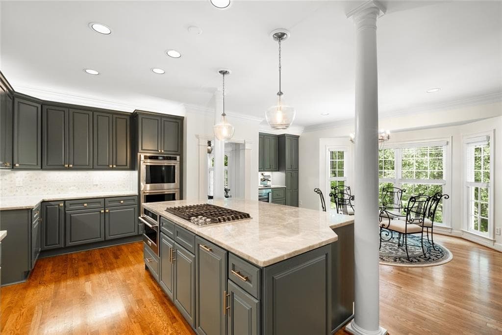 5 bedroom, 5 bathroom, 4,417 sq ft single family residence for sale at 345 W Berwicke Common, Atlanta, GA 30342 — photo 6