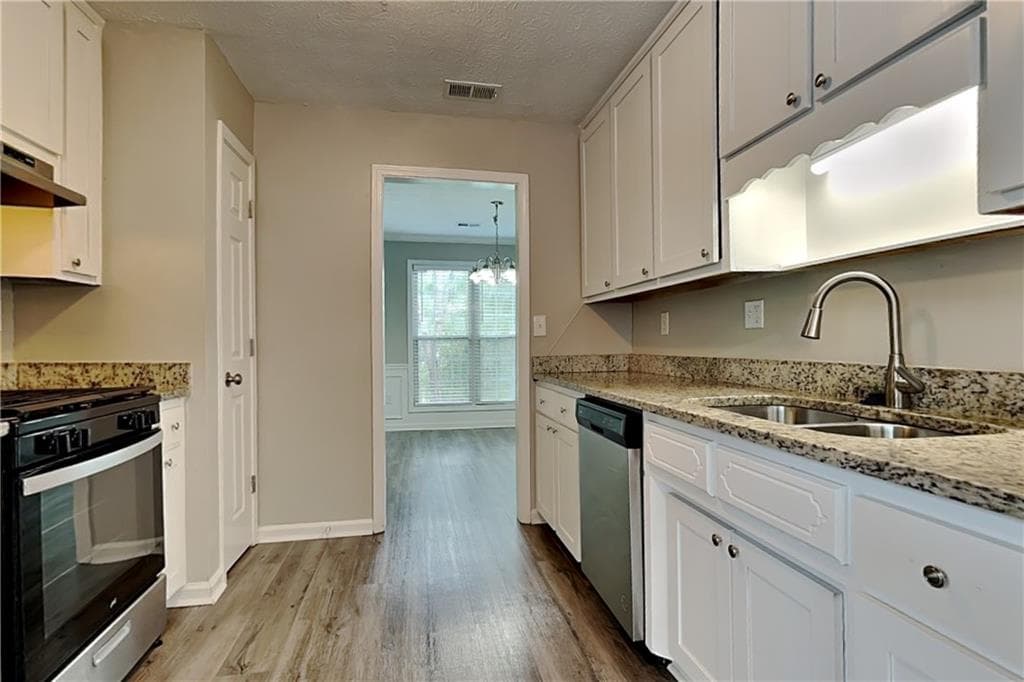 4 bedroom, 3 bathroom, 2,056 sq ft single family residence for rent at 21 Leighs Grove Way, Grayson, GA 30017 for $2,295 a month — photo 7