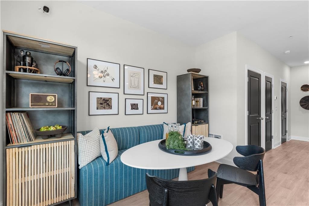3 bedroom, 4 bathroom, 1,703 sq ft condominium under contract at 528 Alice Way D10, Cumming, GA 30040 — photo 4